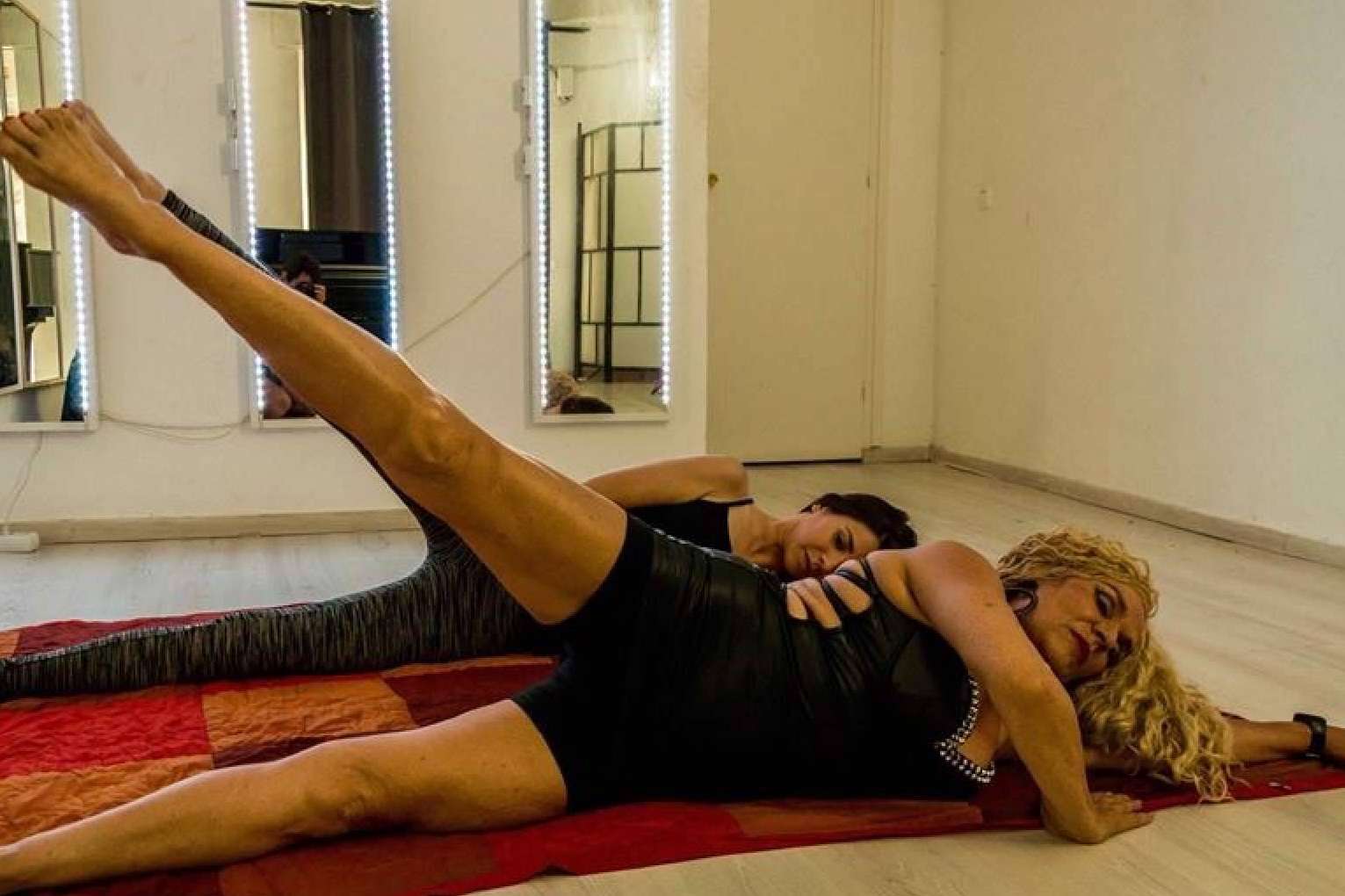 Empara Rosselló ofrece sesiones individuales de terapia a partir de la meditación, el movimiento y la voz, en un entorno idílico u online