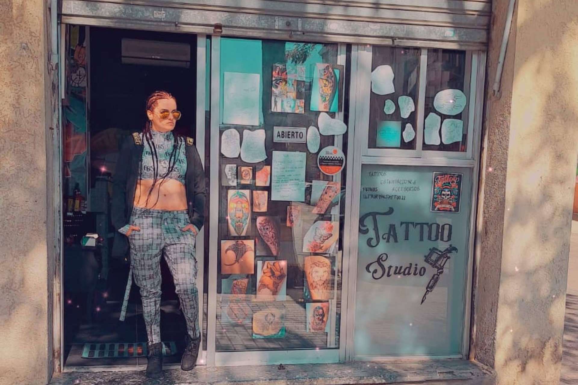 Cómo pasa Luisi Coimbra del arte actoral al tatuaje