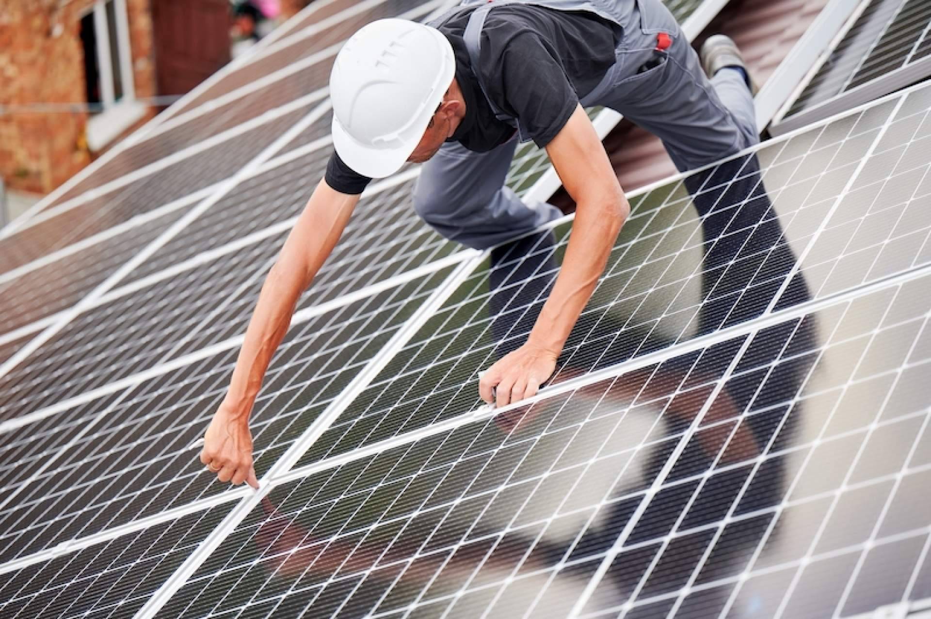 La inclusión de energía fotovoltaica en comunidades de vecinos con Envoltia