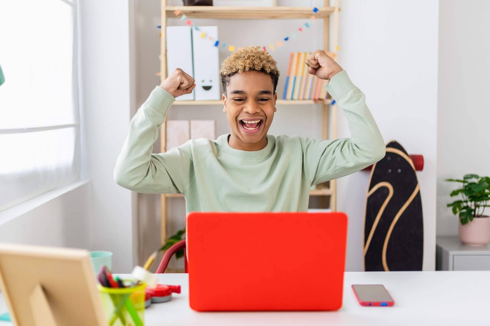 Fake You y Wordle, aplicaciones de moda entre los jóvenes