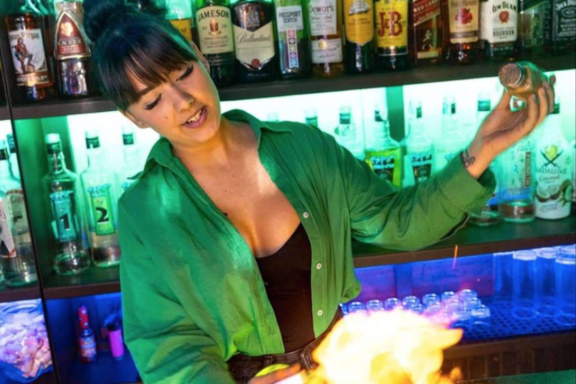 Commo - Espit Chupitos Madrid Sol y su carta de más de 600 chupitos