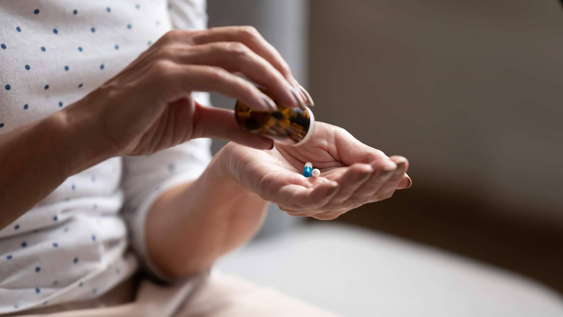 ¿Cómo tomar el Ciprofloxacino y cuáles son sus efectos adversos de este antibiótico?