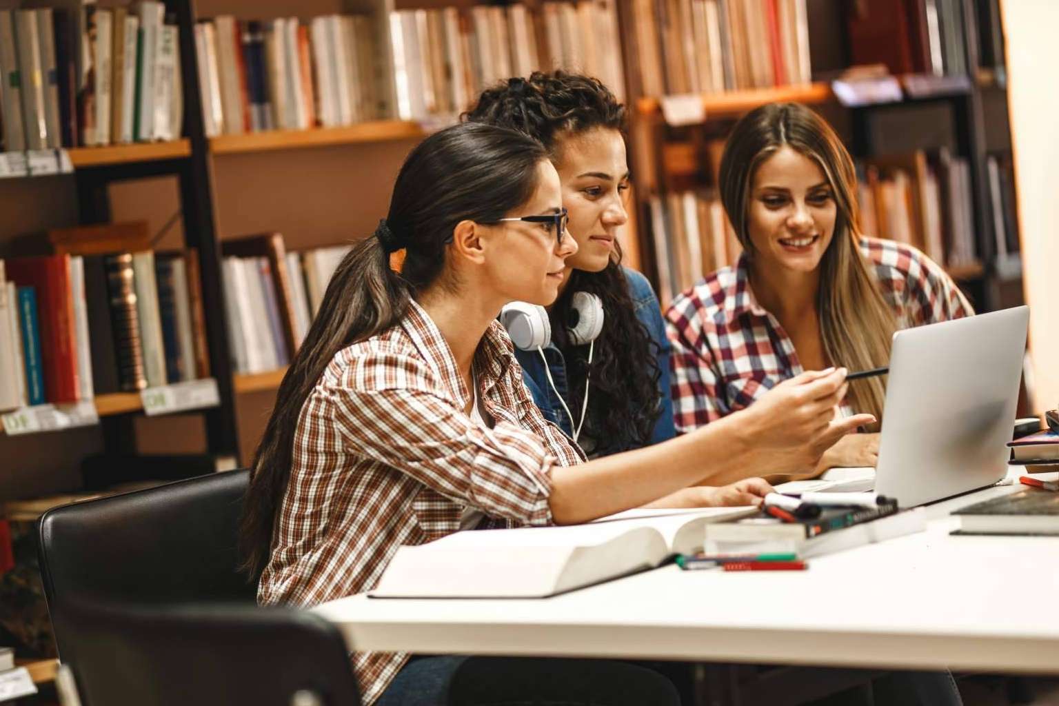 Cursos adaptados a los certificados de profesionalidad en el Instituto de Estudios y Empleo