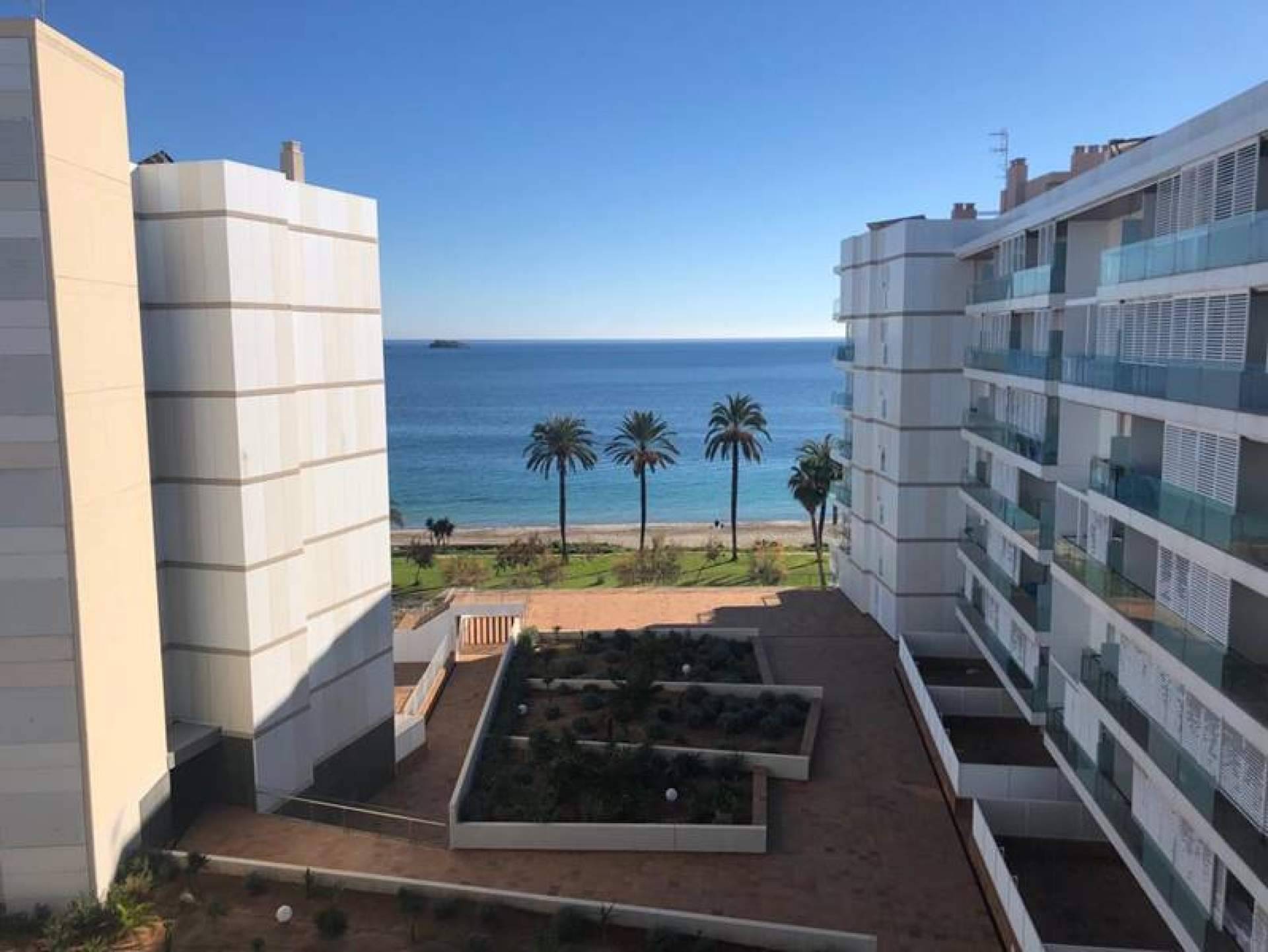 La plataforma  Eactivos.com y la publicación de apartamentos en primera línea de playa en una de las zonas más conocidas de Ibiza