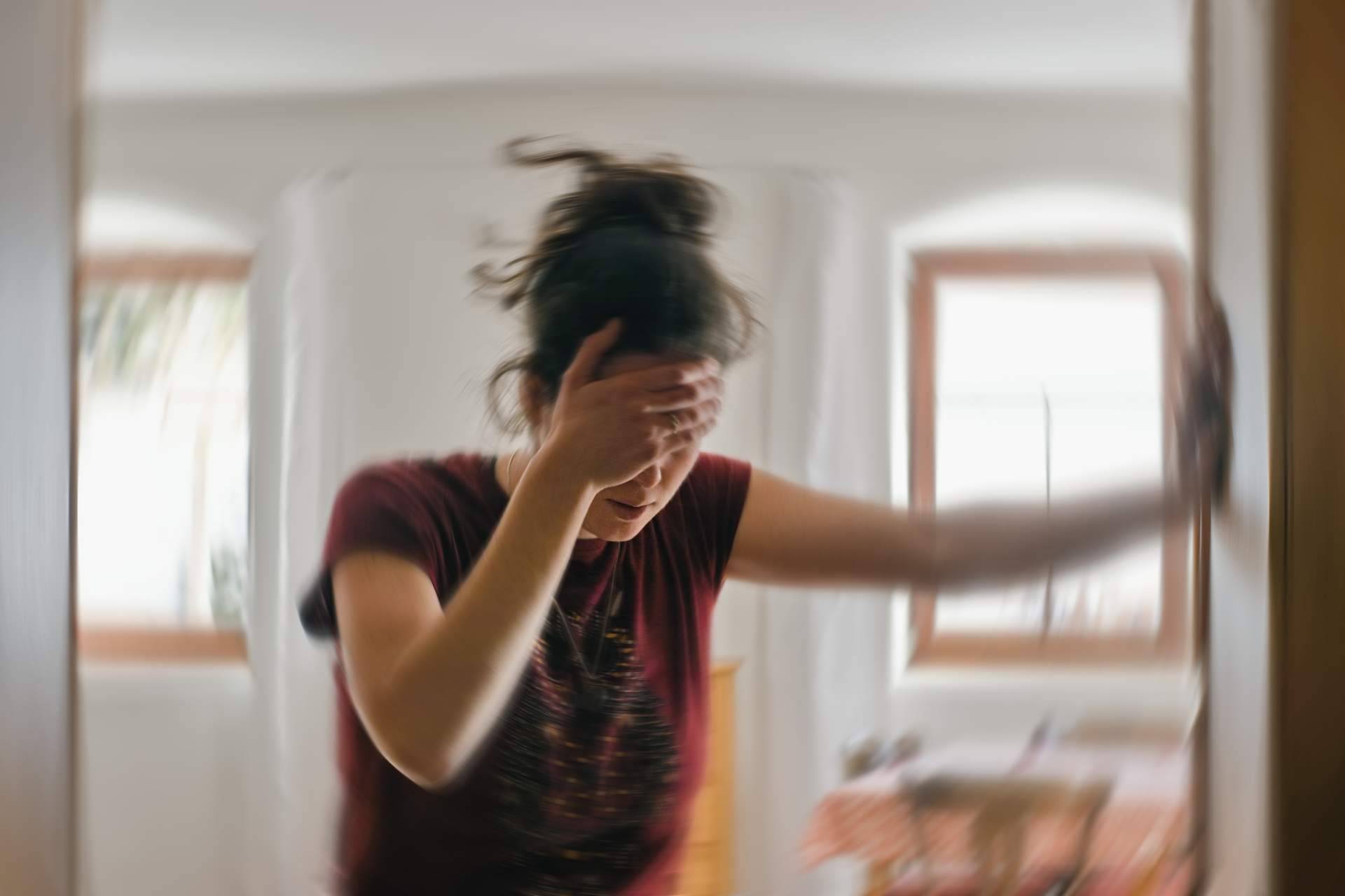 ¿Qué soluciones ofrece Bibefy para la migraña y dolores de cabeza?