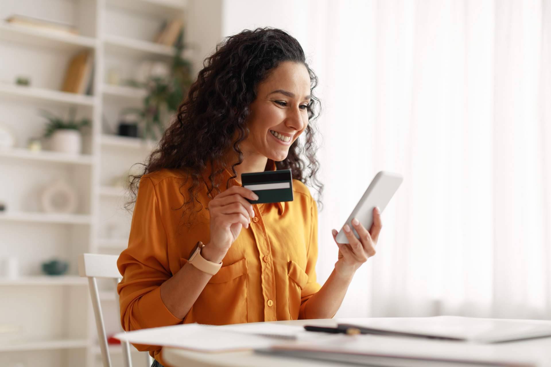 Pagos seguros con el servicio de MaJu Pay; pagos para modelos, agencias y studios webcam