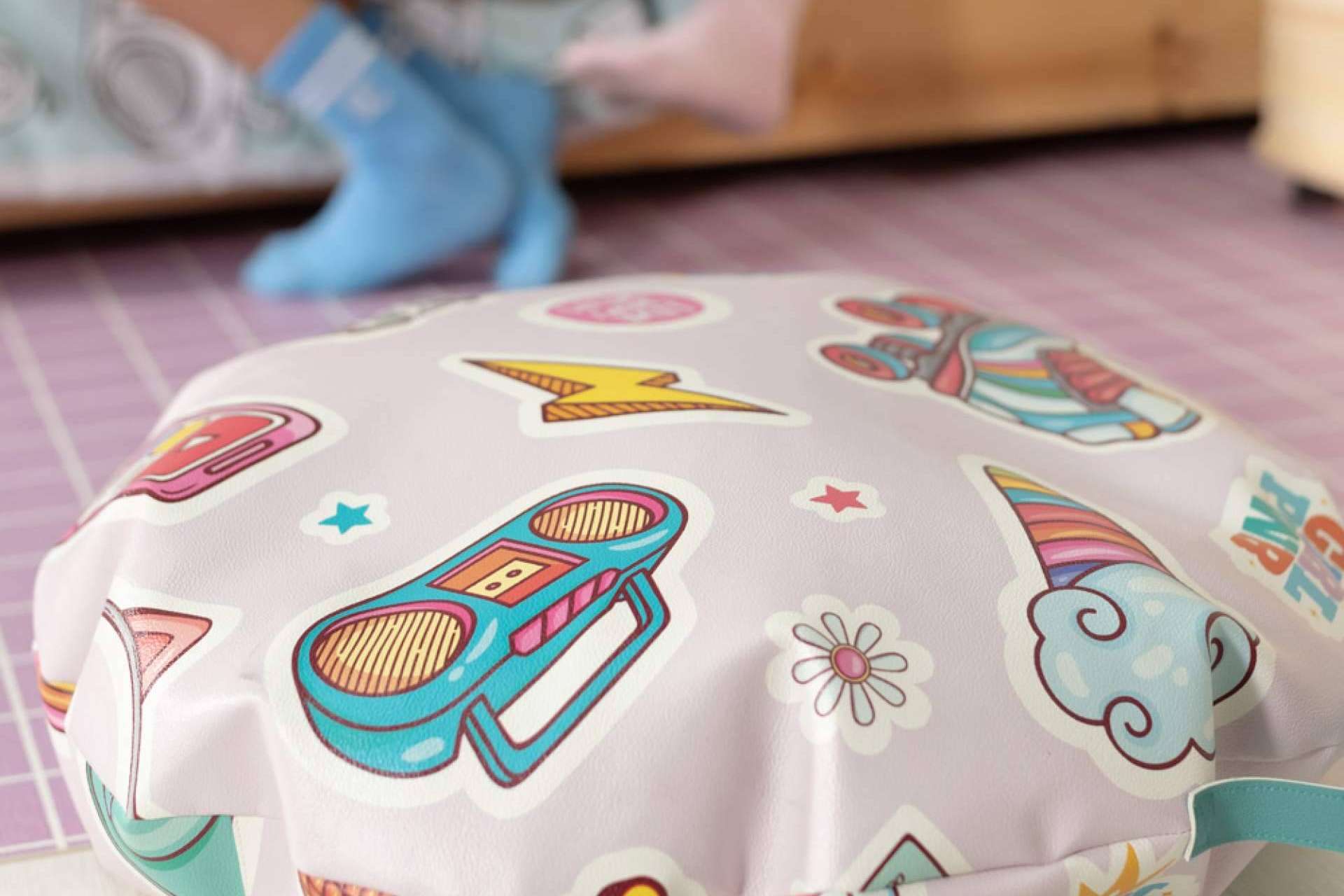 Puff de regalo por la compra de una alfombra vinílica en Sokios, del 24 al 26 de marzo