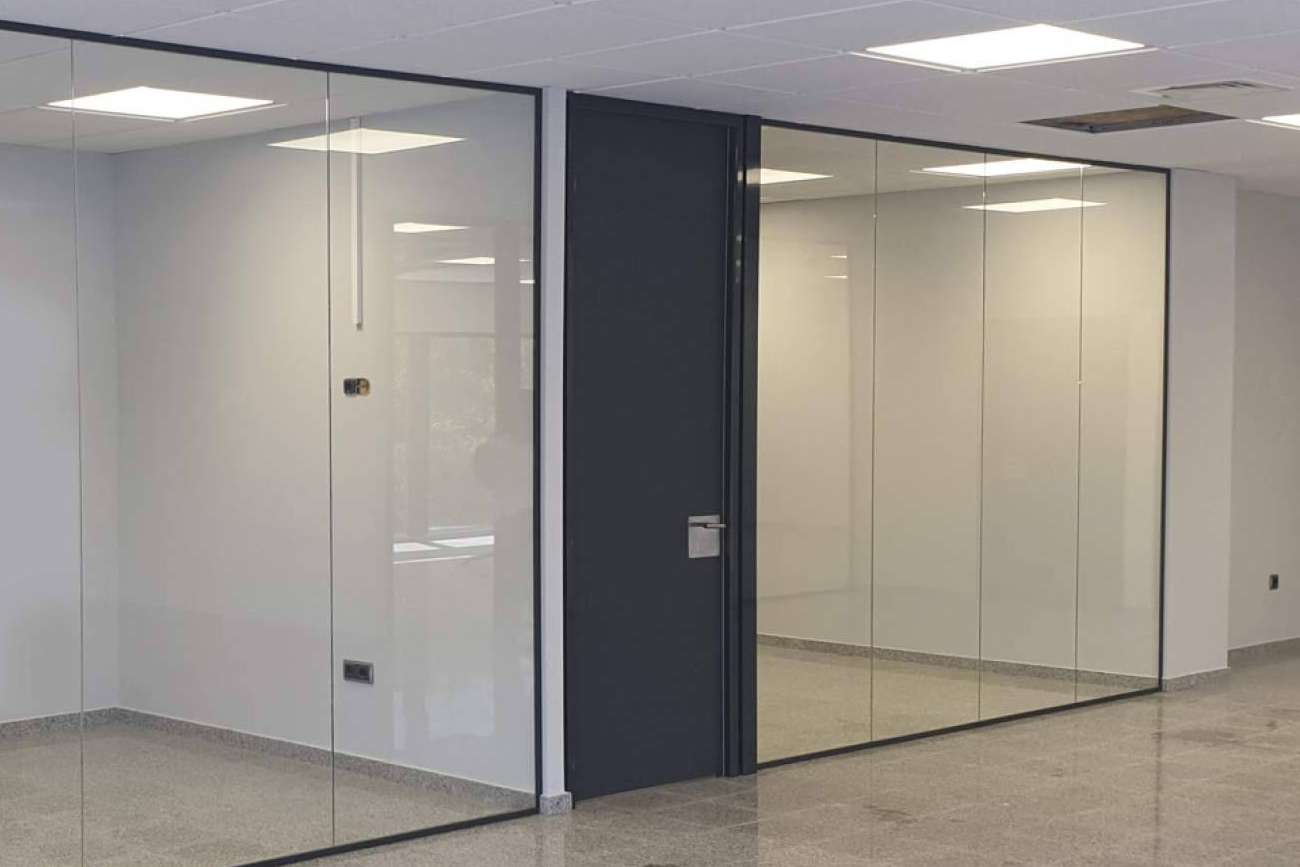 OfficeDeco ofrece mamparas de oficina y tabique móvil