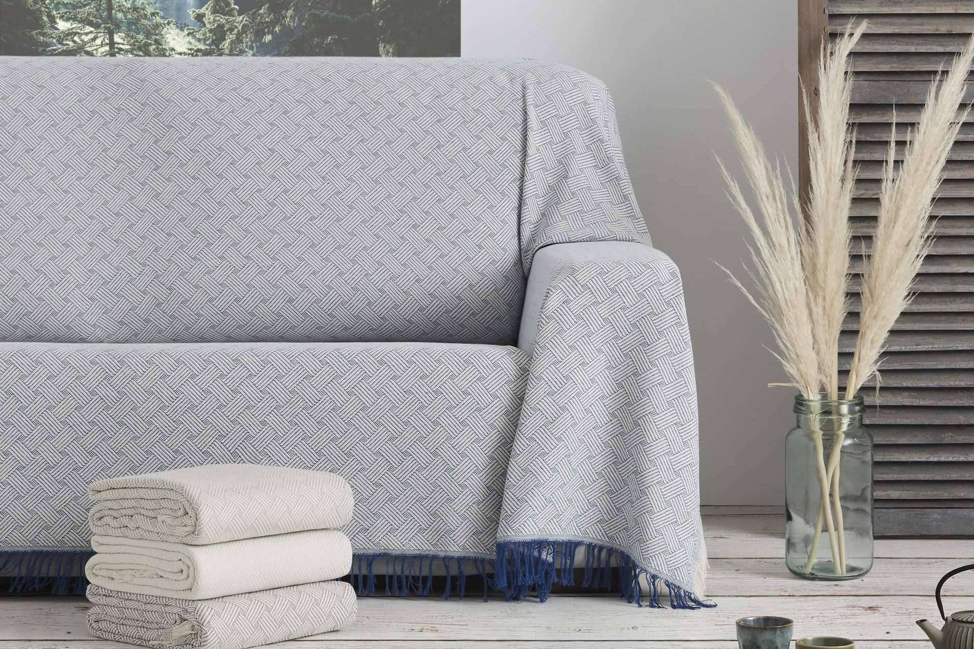 La Novena Nube incluye en su catálogo plaids o mantas de sofá de calidad y elegantes
