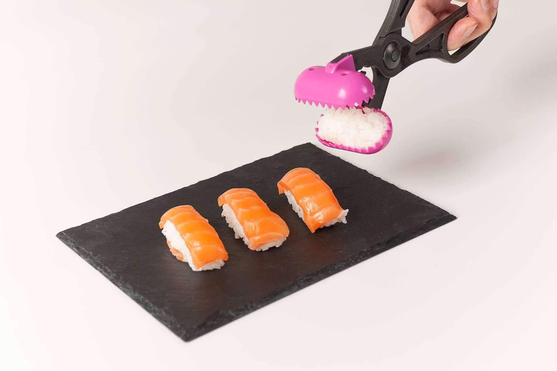Hacer croquetas y albóndigas de manera limpia, fácil y rápida con La Croquetera