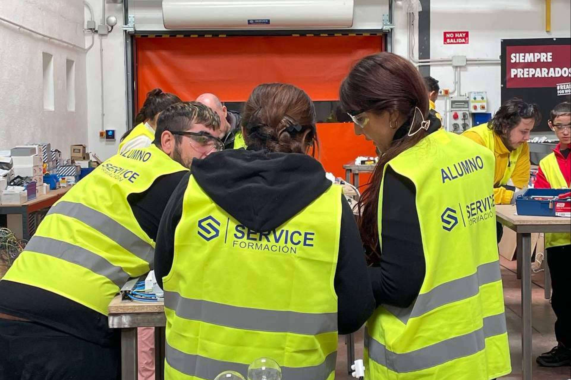 Servicedoor Formación, formación humana y profesional acorde con el ámbito académico y laboral
