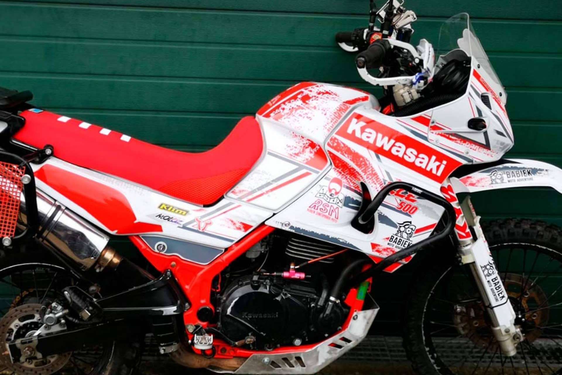 Motos con estilo e identidad, gracias a las pegatinas personalizadas para moto de ADHESIVOSEMBARRADOS