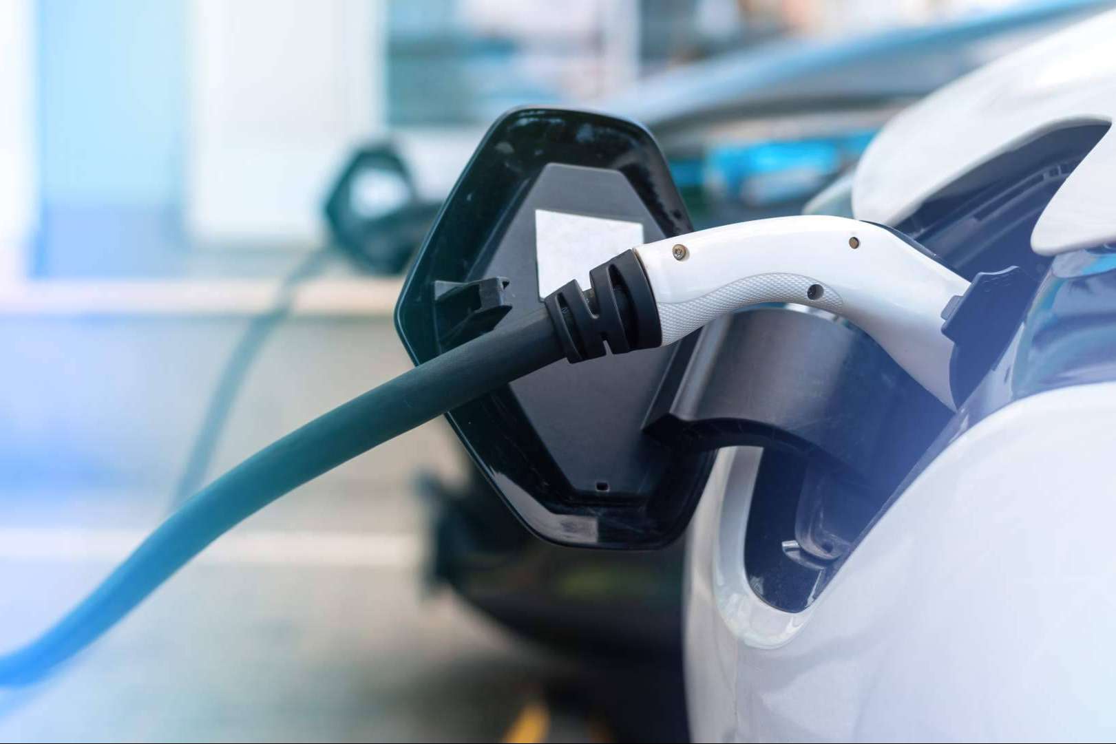 Facilidades para la instalación de cargadores de vehículos eléctricos con gestión de ayudas, de la mano de Alromar