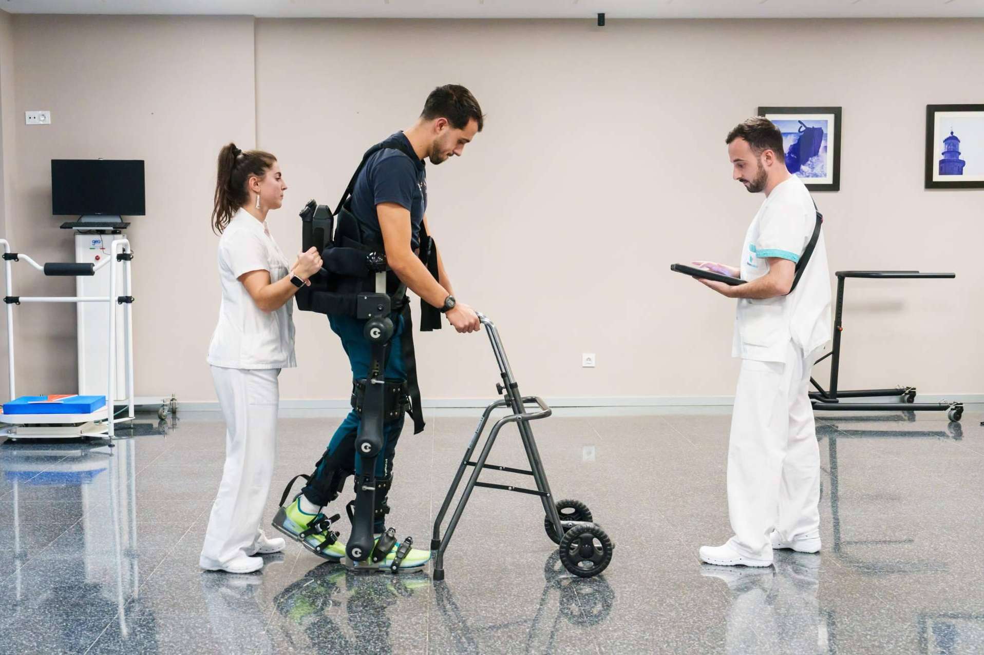 Tecnología y recuperación funcional, el modelo de Movex Clinics con exoesqueletos terapéuticos