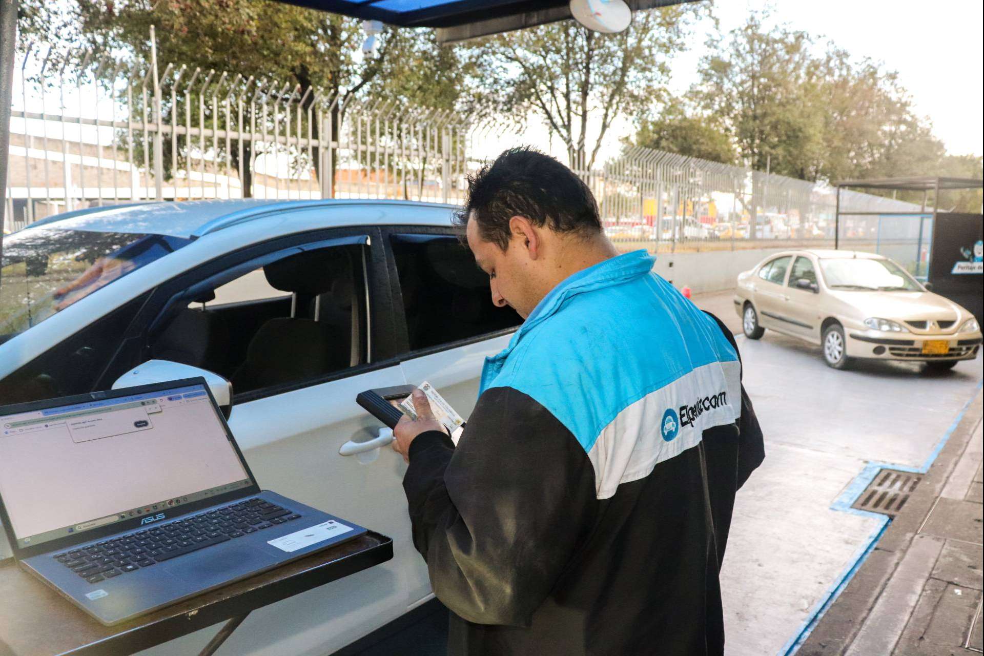 Elperito.com ofrece peritajes vehiculares exhaustivos para compras seguras