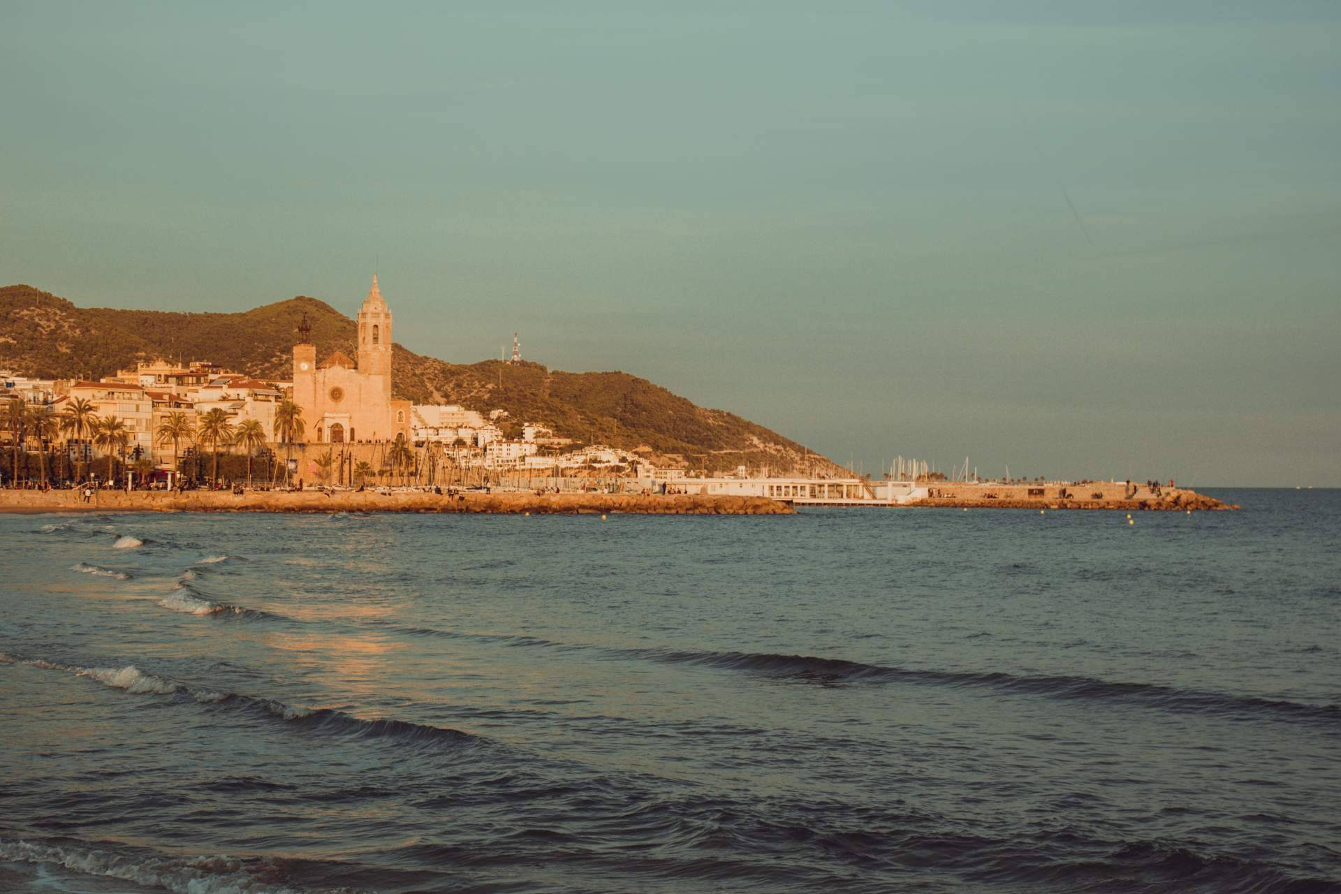 Asesoramiento premium para comprar chalets de lujo en Sitges con La Clau Élite