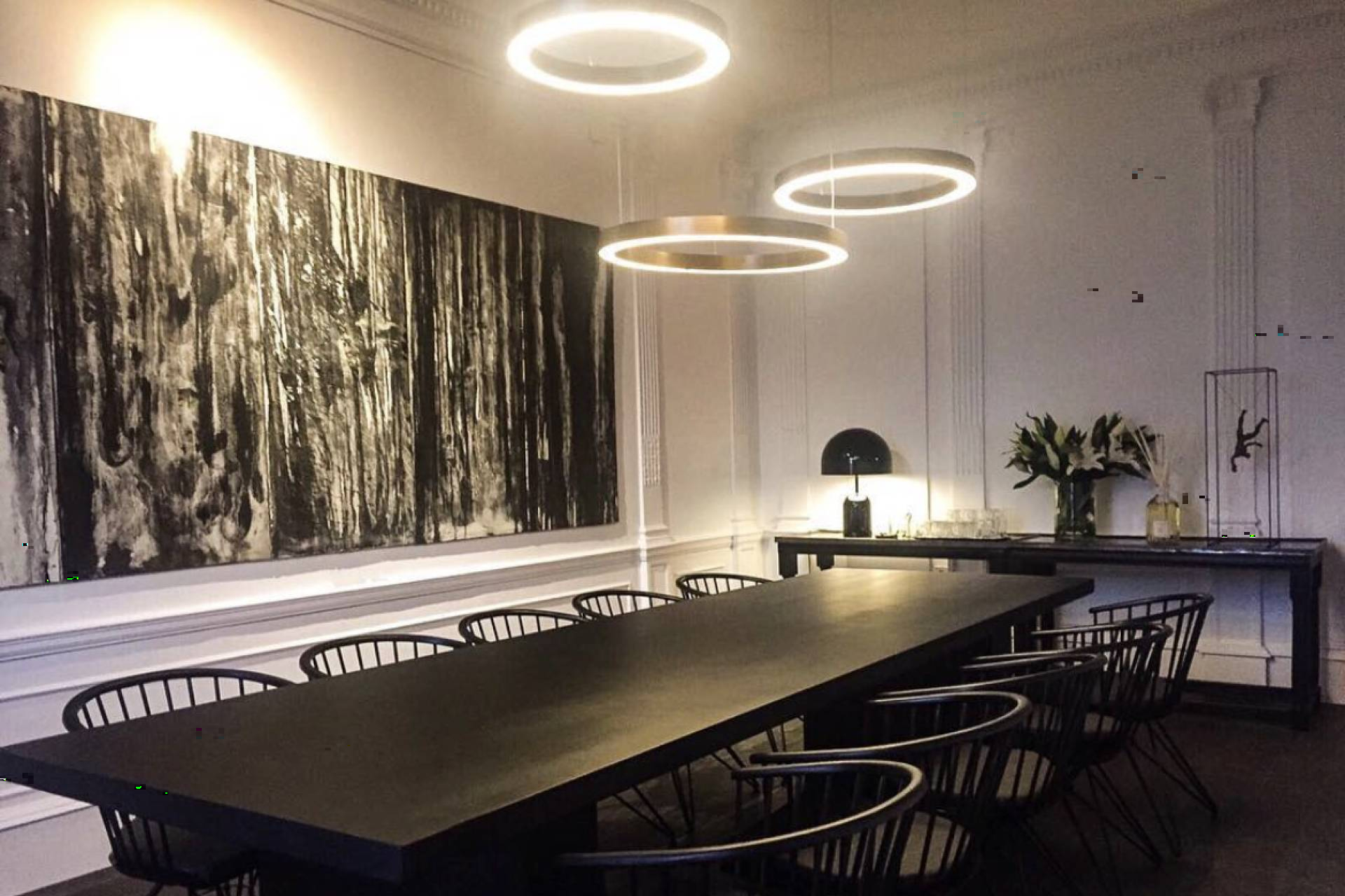 La iluminación interior sostenible; eficiencia y estilo en el diseño moderno