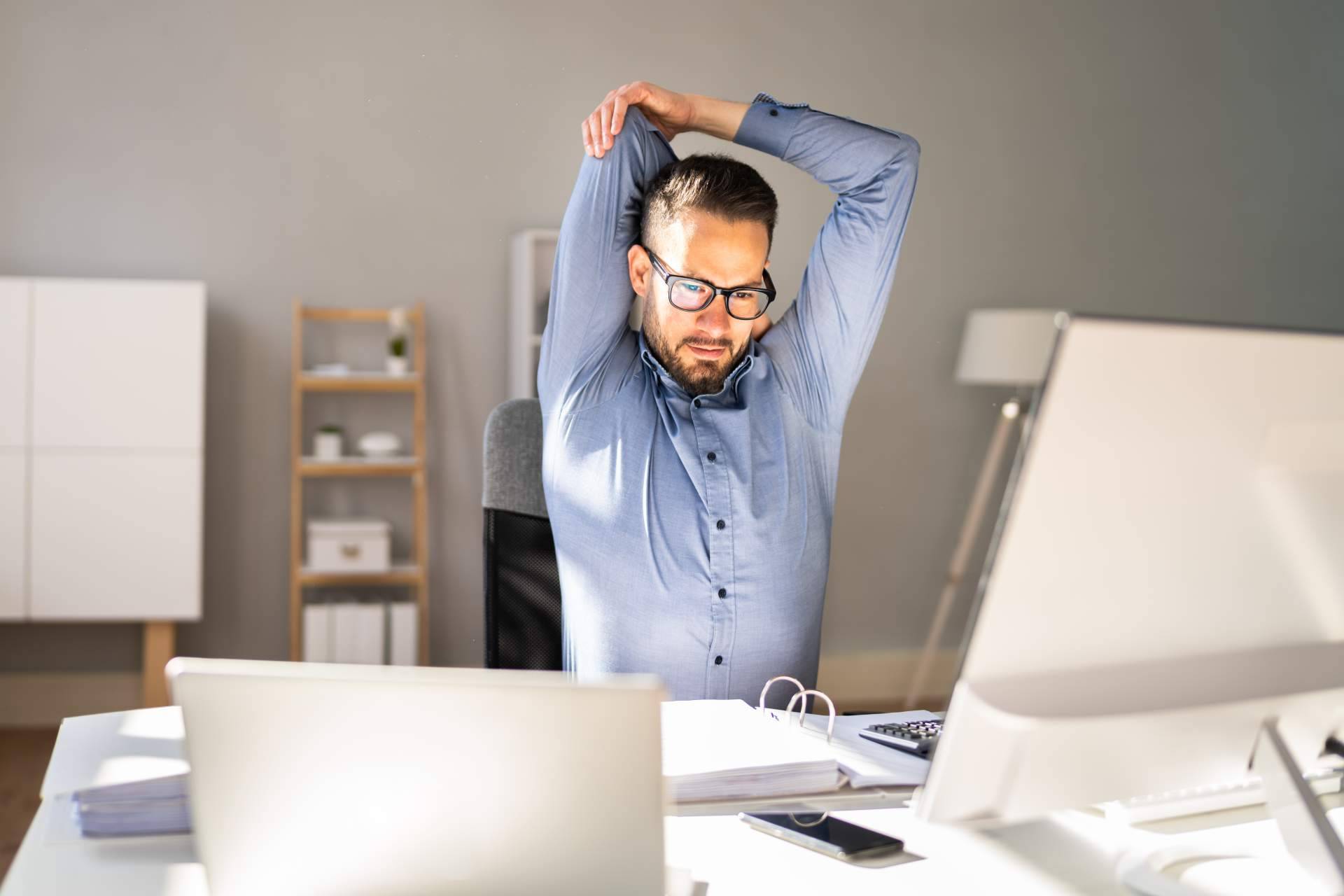 WellWo impulsa la higiene postural en el trabajo con ejercicios clave para prevenir molestias físicas