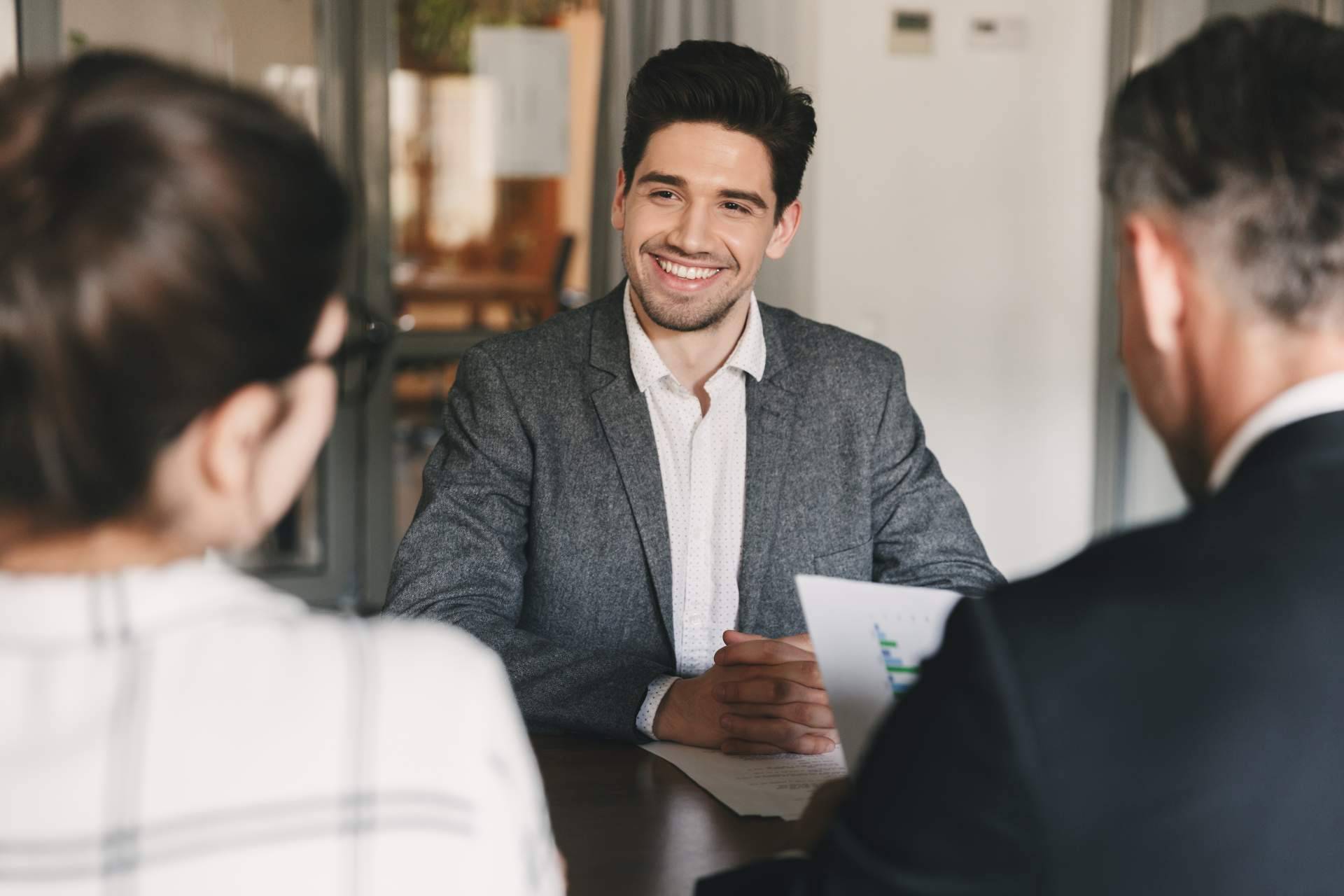 Headhunting para puestos críticos; más allá del currículum y la experiencia