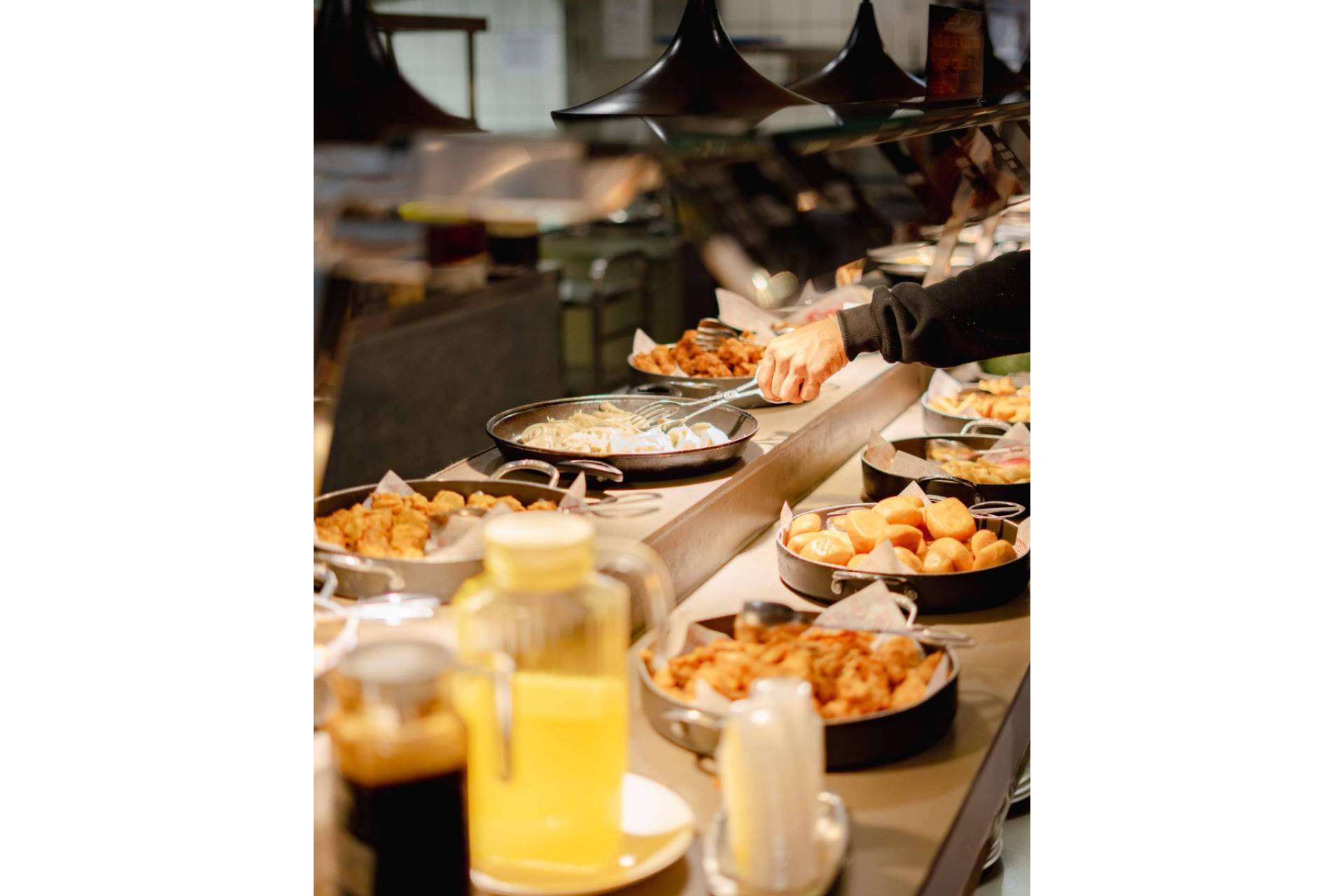 Colonial Buffet cumple 15 años como referente de la cocina internacional en la Comunidad Valenciana
