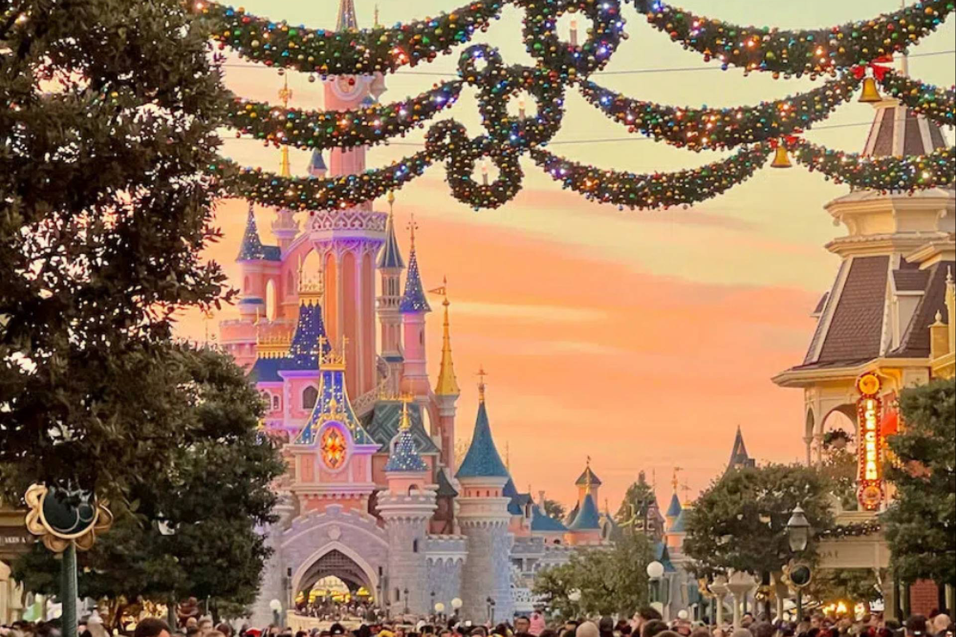 Navidad 2025 en Disneyland París; guía completa para planificar la visita