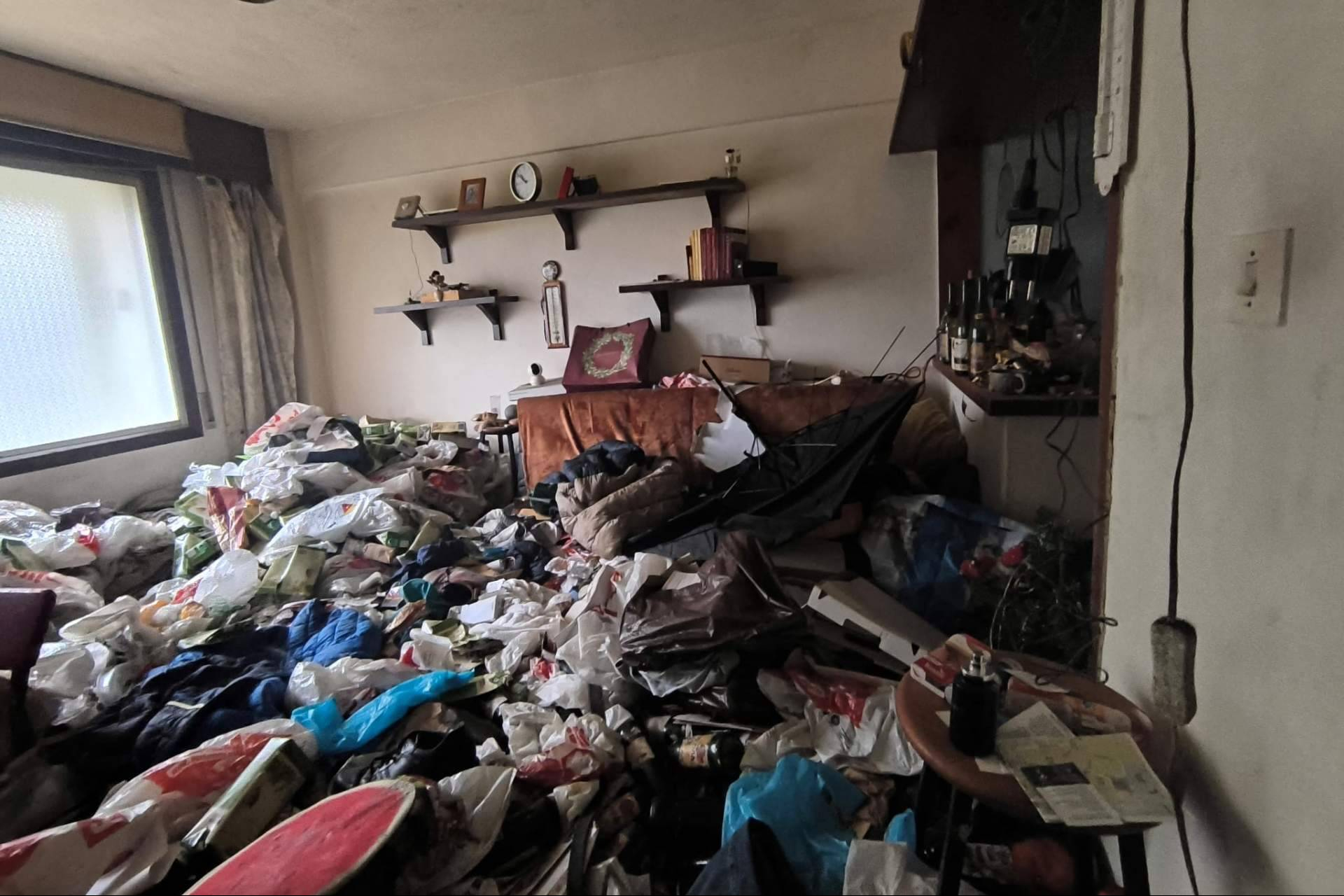 El trastorno que crece en silencio; 1 de cada 50 personas podría estar viviendo rodeada de basura