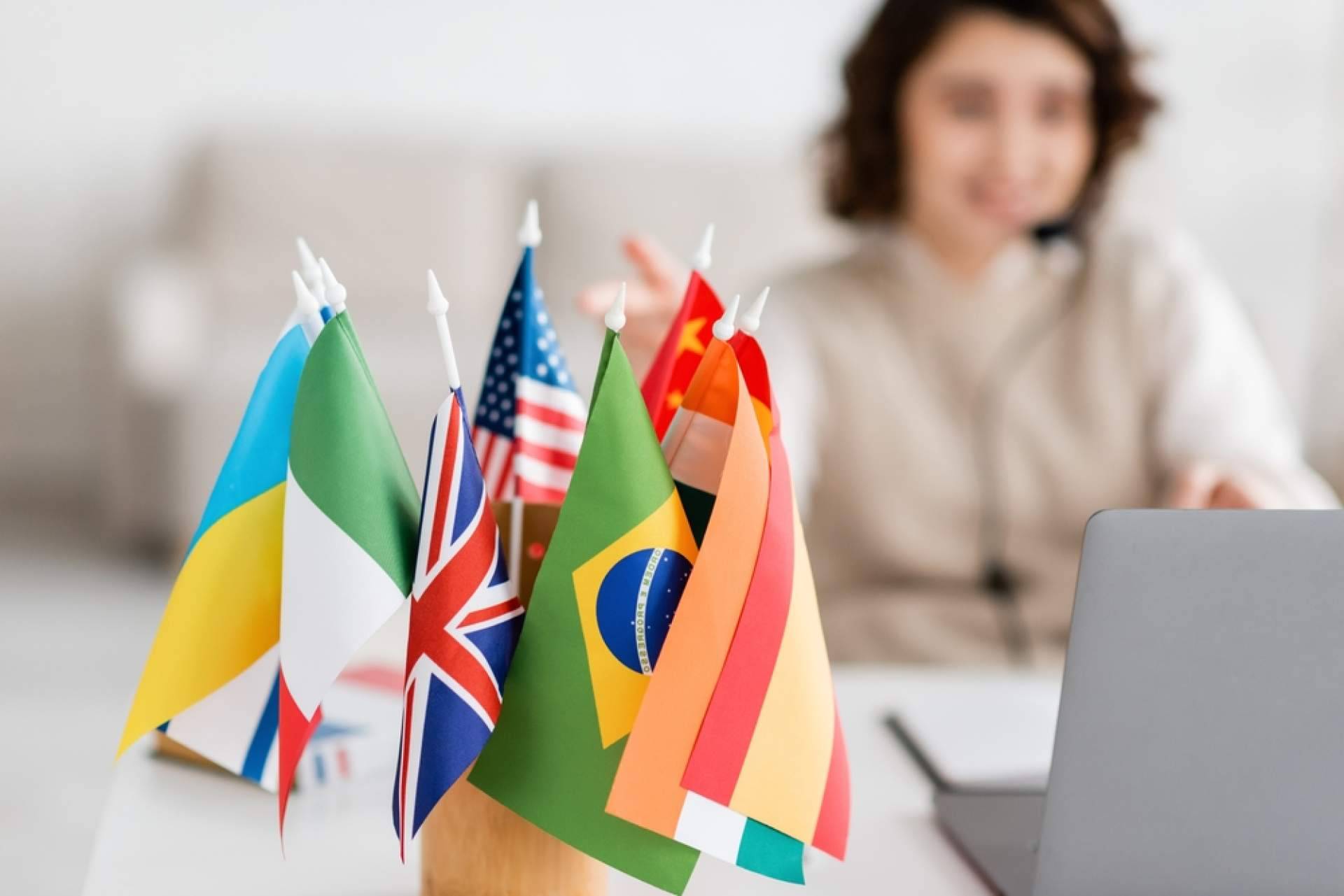 Formación en idiomas incluida en todos los programas de ENEB gracias al acuerdo con Oakford Academy