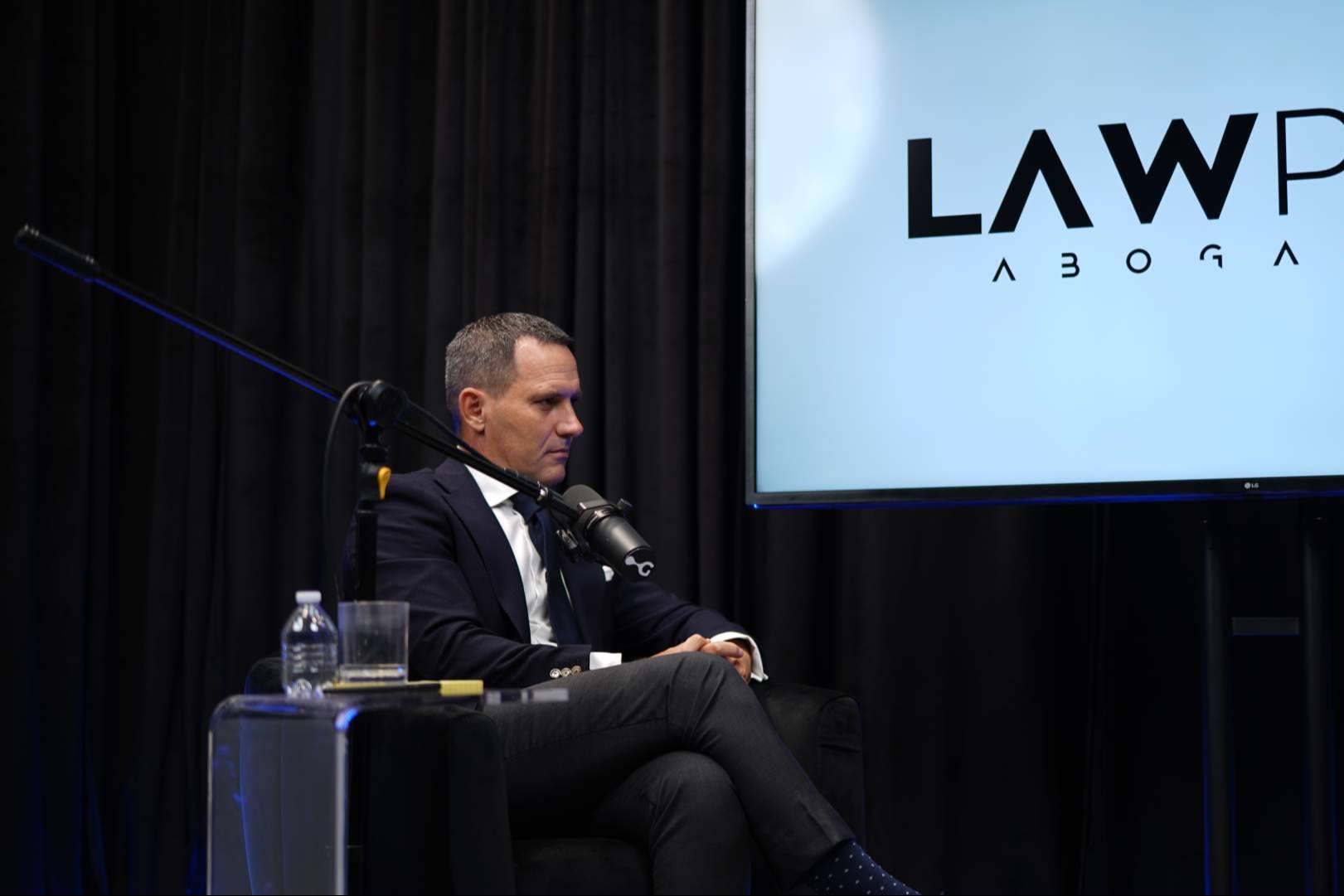 Luis López de Castro Alonso y la gestión de despachos; cuando el abogado piensa como empresario