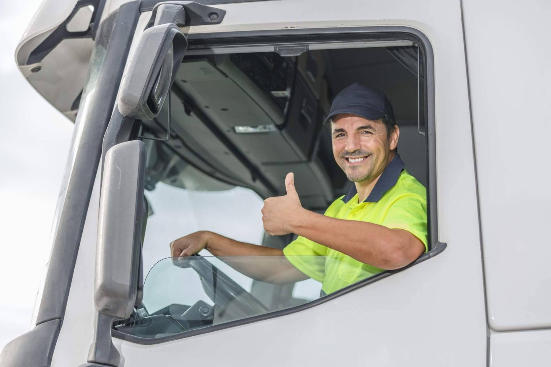 Autónomos ¡En Ruta! acerca noticias de transporte por carretera y ofertas de empleo con dos nuevos canales de WhatsApp