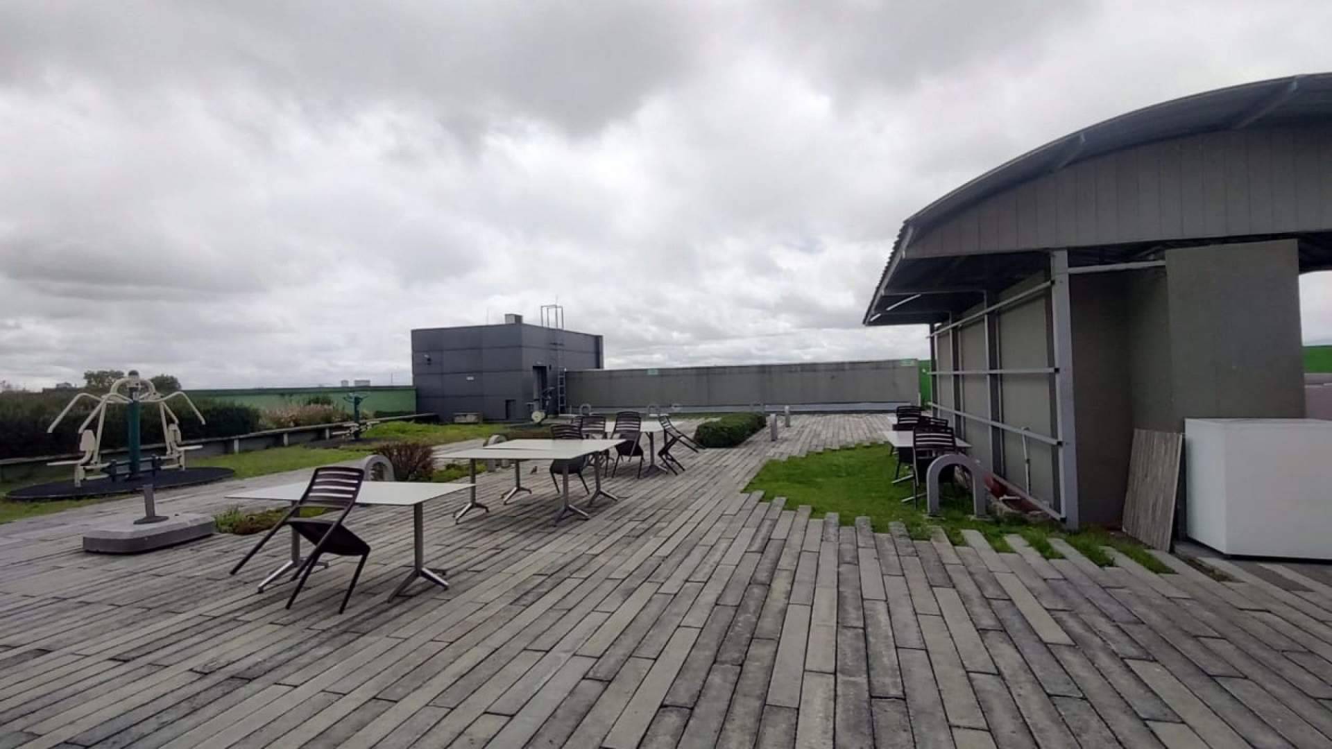 Edificio en Las Américas en venta destaca por su ubicación estratégica para empresas e inversores