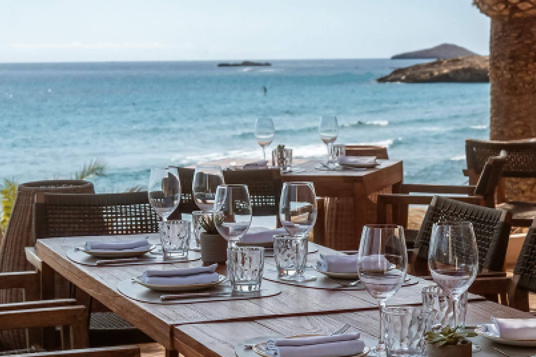 Aiyanna reabre en abril como uno de los restaurantes en Ibiza más exclusivos de 2026 frente al mar