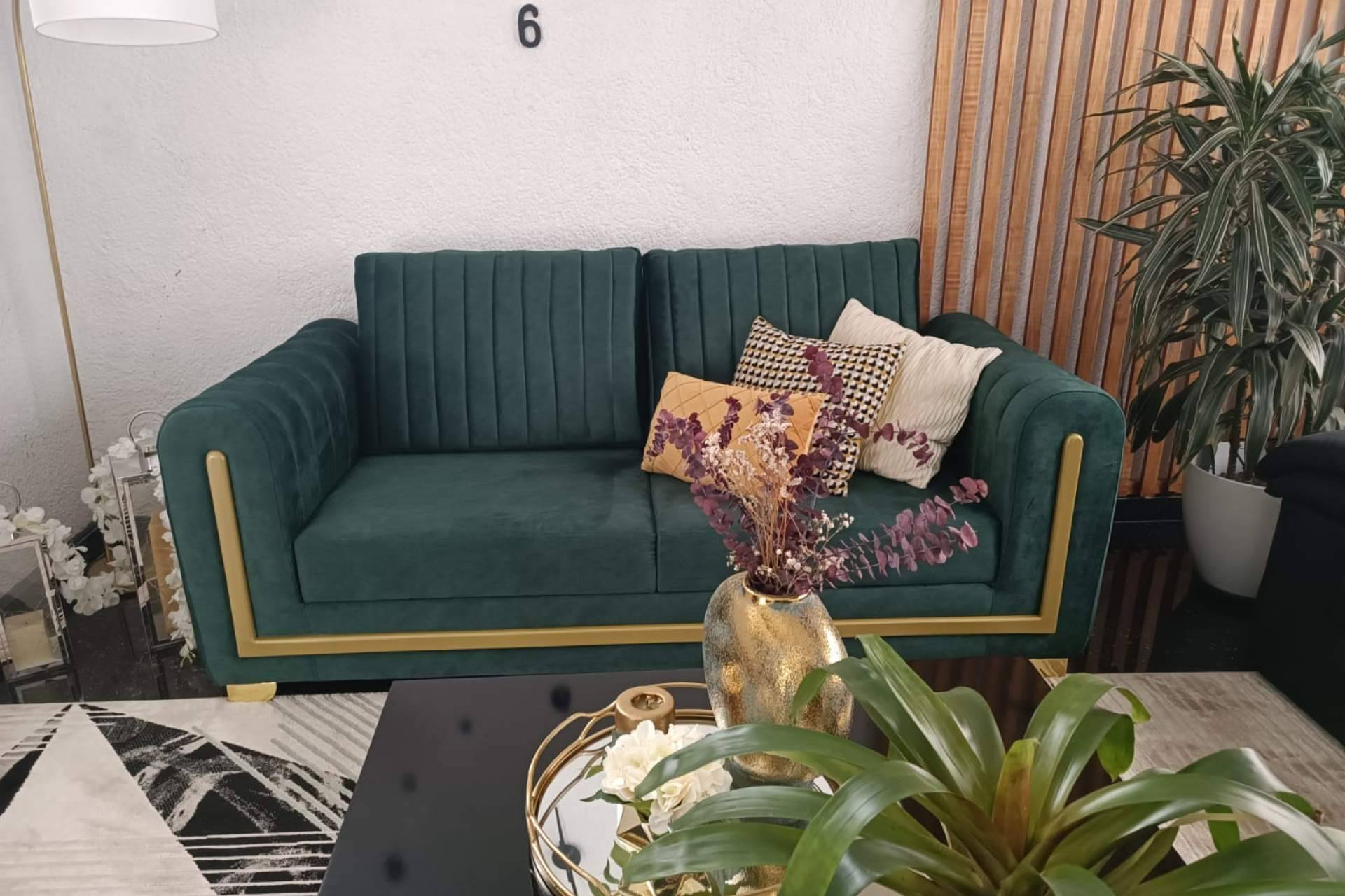 Tapicero a domicilio en Madrid para el tapizado y restauración de muebles en hogares y empresas