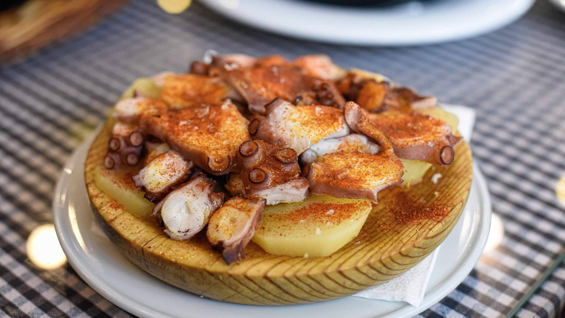 Pasa Tapas impulsa la tradición gastronómica mediterránea desde la Barceloneta