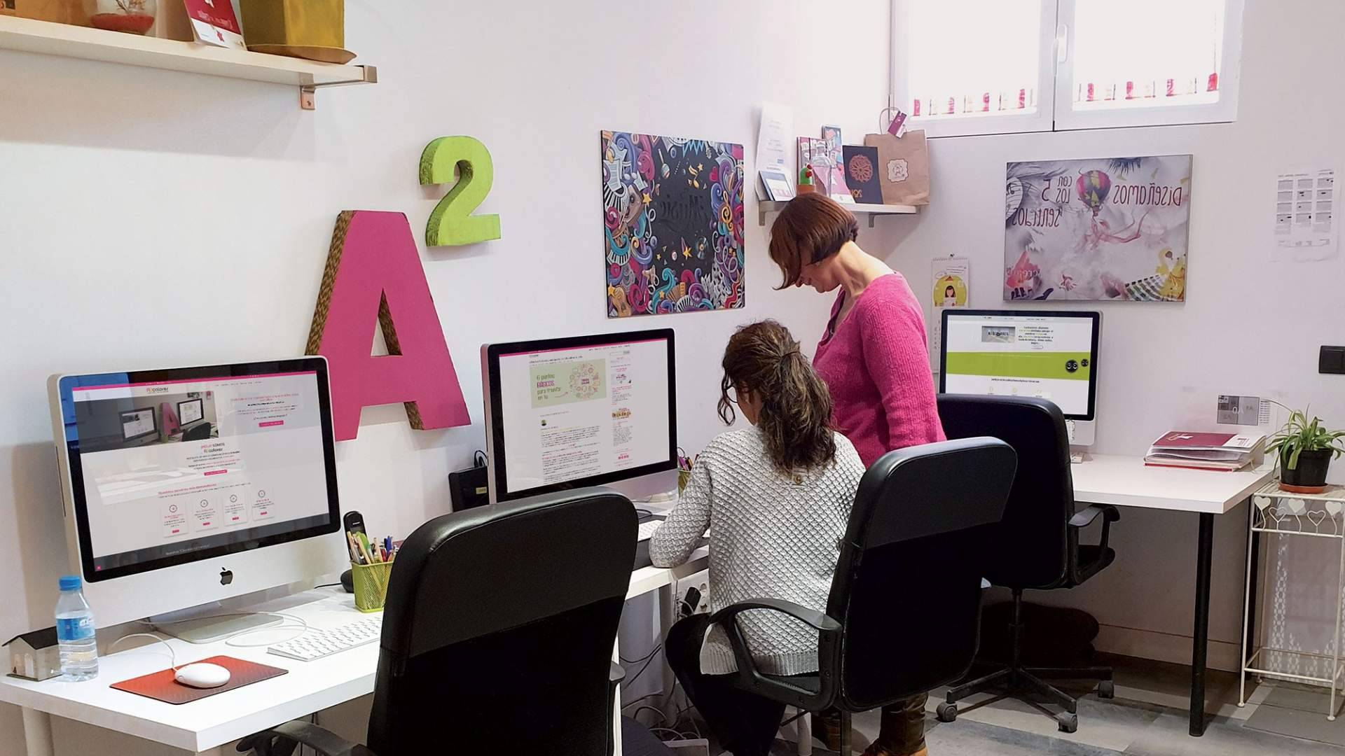 A2 Colores impulsa el diseño gráfico y web en Madrid para reforzar la imagen de marca empresarial