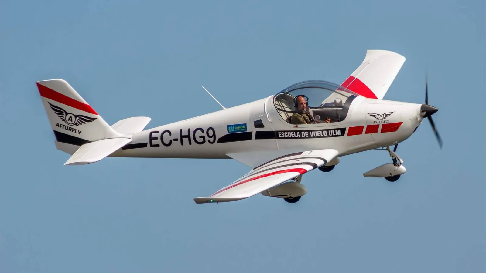 Así es 'Piloto por un día', la experiencia de pilotar un avión por primera vez
