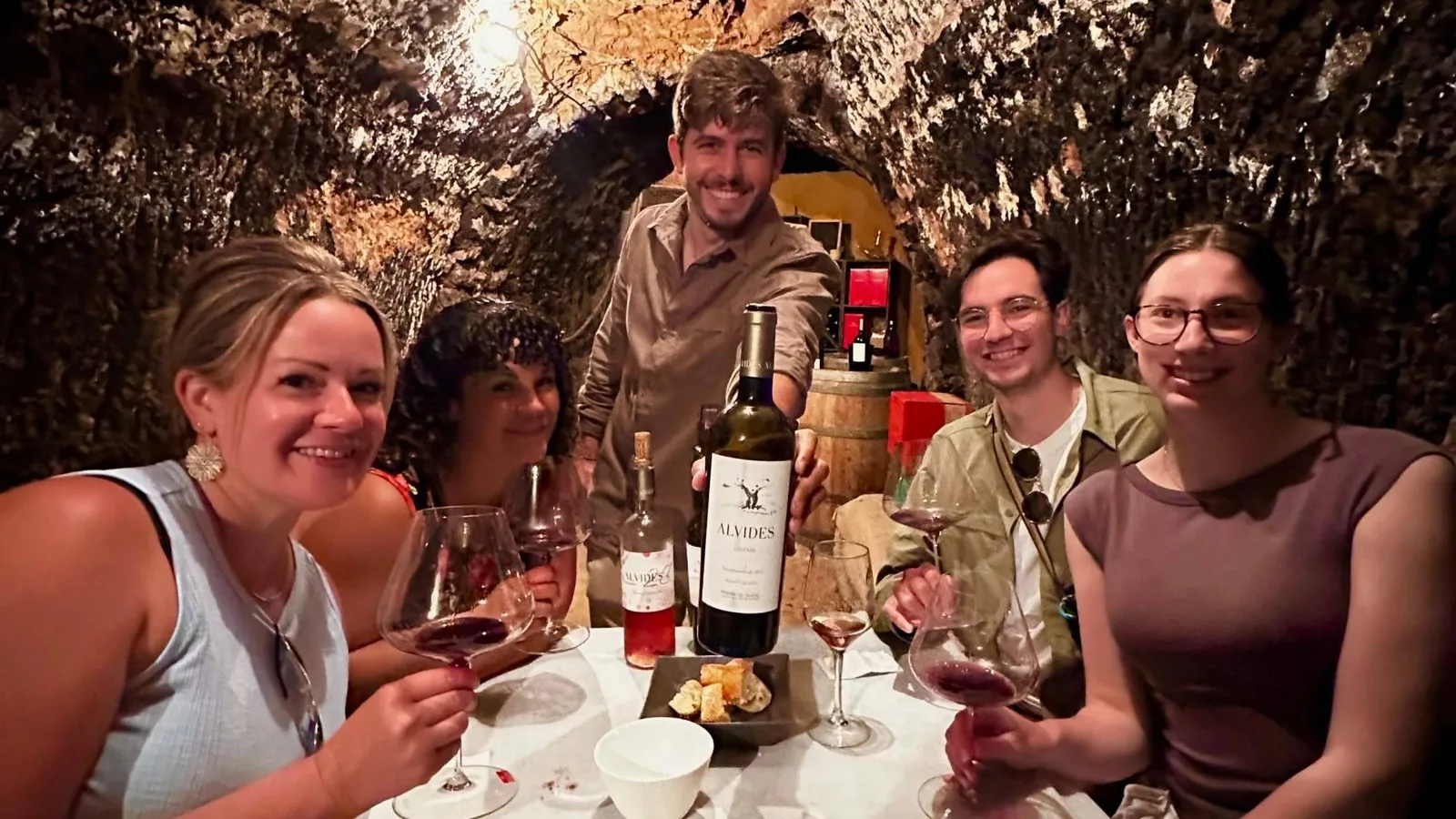 ¿Tour de vinos o ir por cuenta propia? Las claves para disfrutar de las bodegas sin preocuparse por la organización